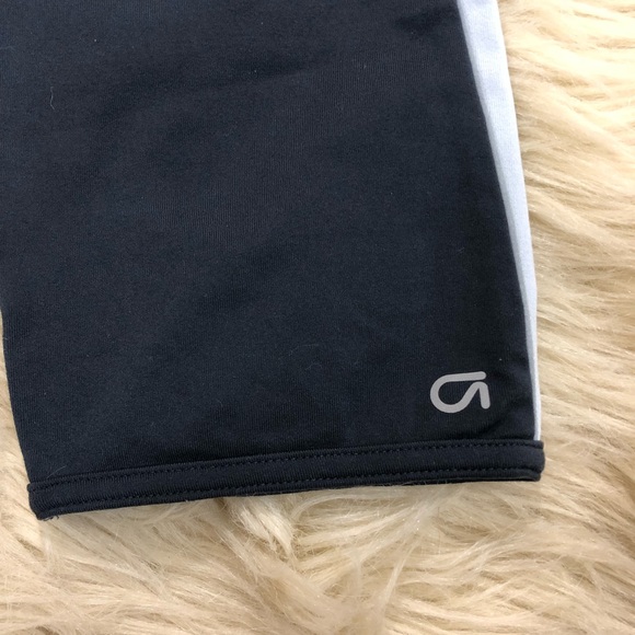 GAP Fit gfast athletic yoga capri leggings - Picture 4 of 7